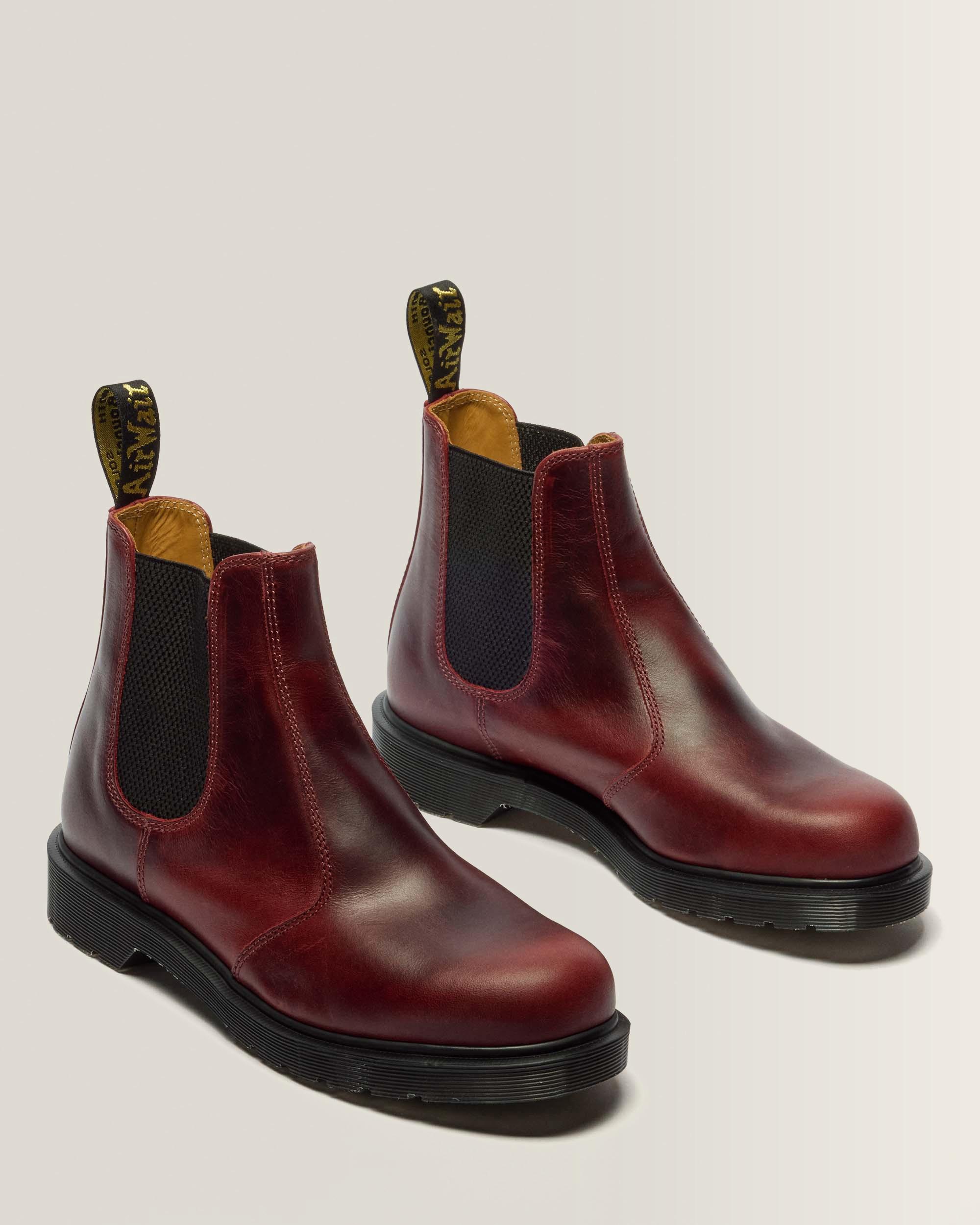 2976 Classic Calf Leather Chelsea Boots
